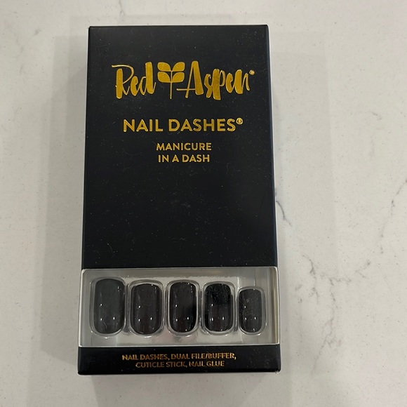 Red Aspen Nail Dashes - Picture 1 of 2